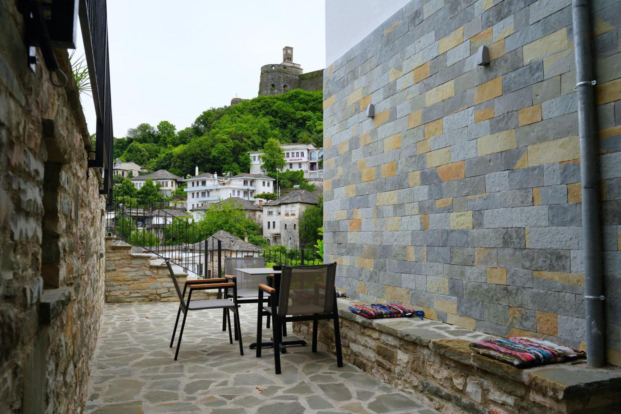 Castlefront Villa Gjirokaster Bagian luar foto