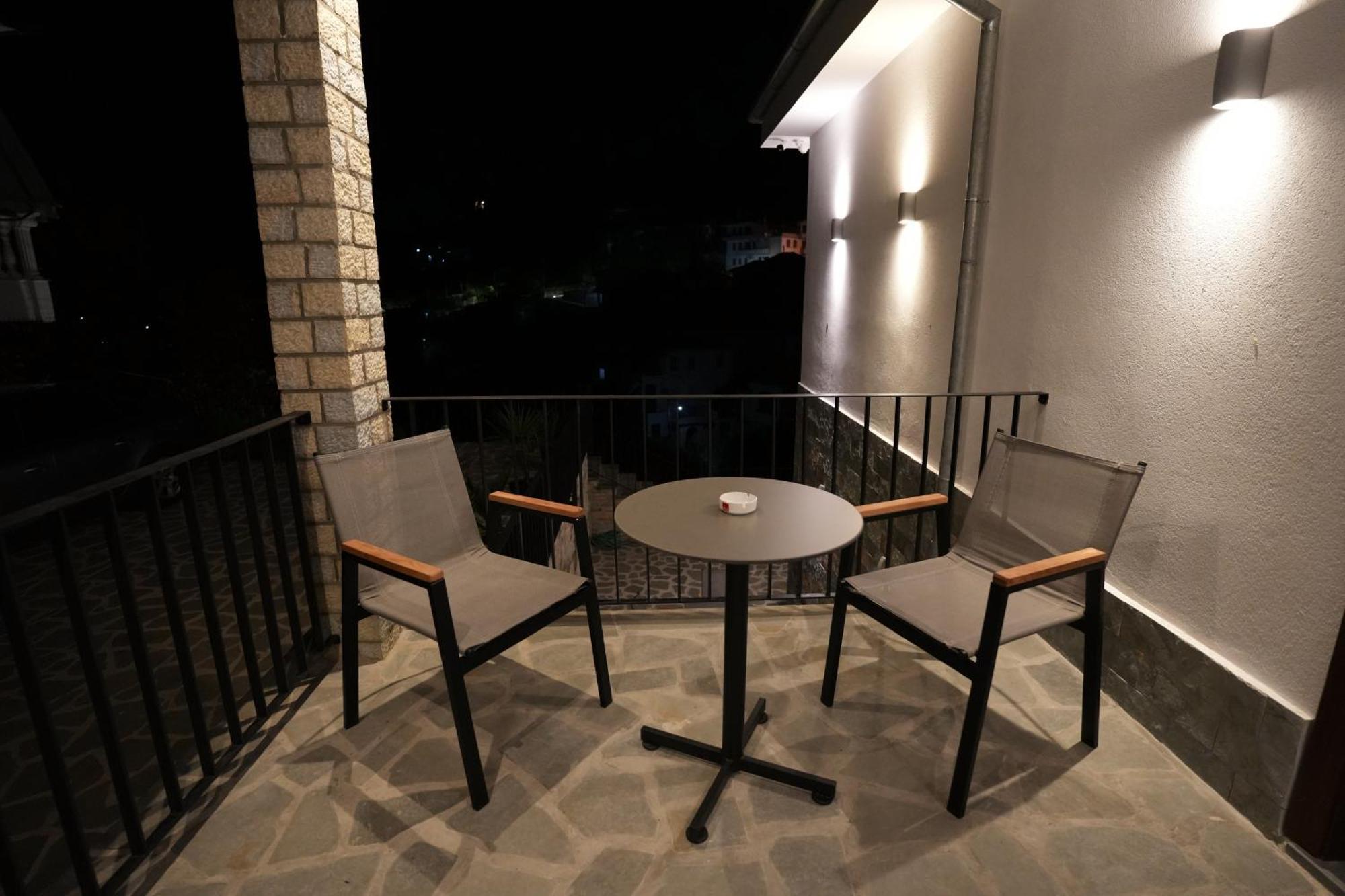 Castlefront Villa Gjirokaster Bagian luar foto